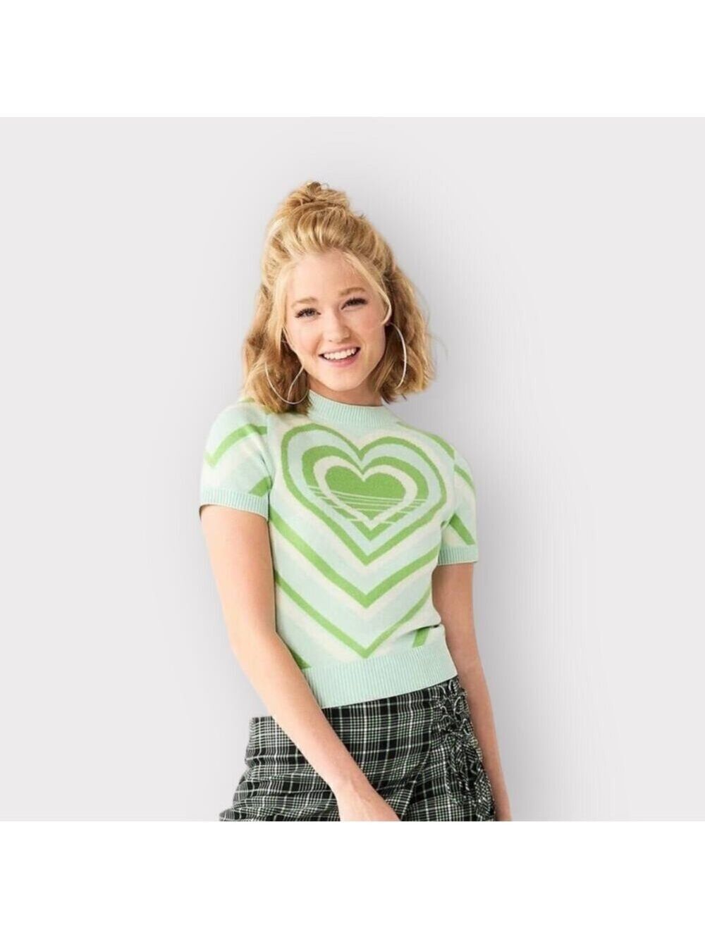 SO NEW Cropped Sweater Juniors sz S Short Sleeve Heart Stripe Graphic Kidcore